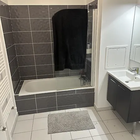Privée île-de-france Habitación en casa particular *